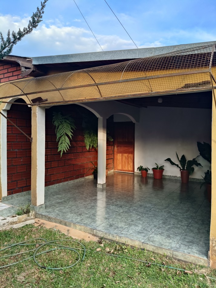 CASA CON TERRENO 