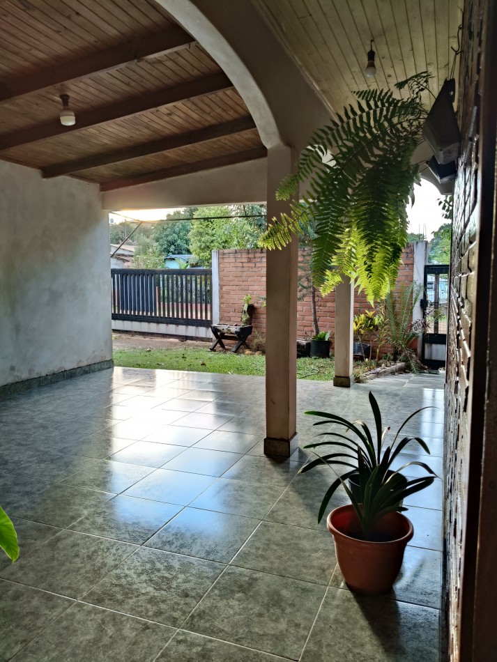 CASA CON TERRENO 