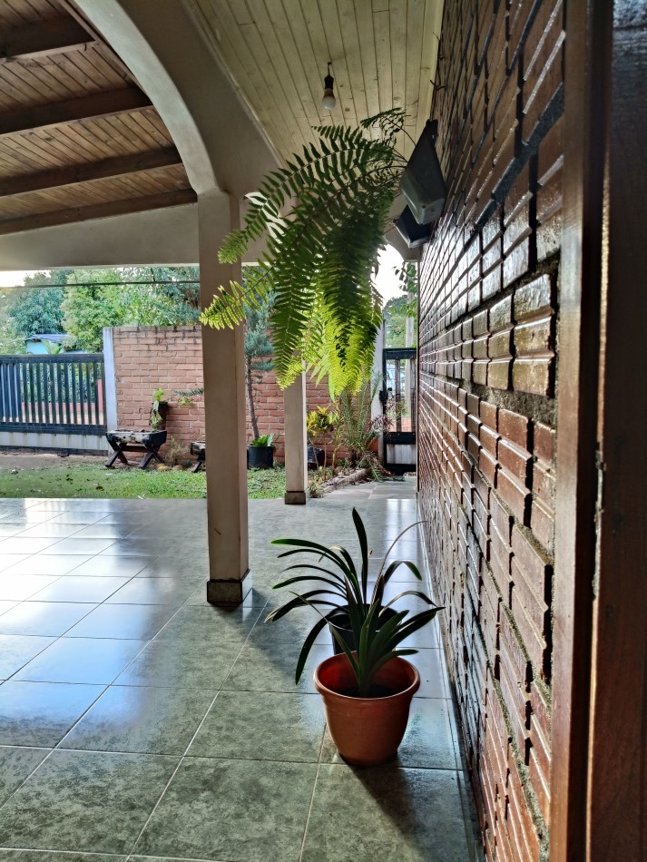CASA CON TERRENO 