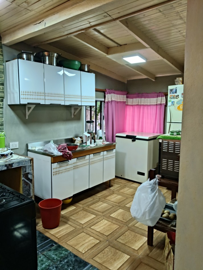 CASA CON TERRENO 