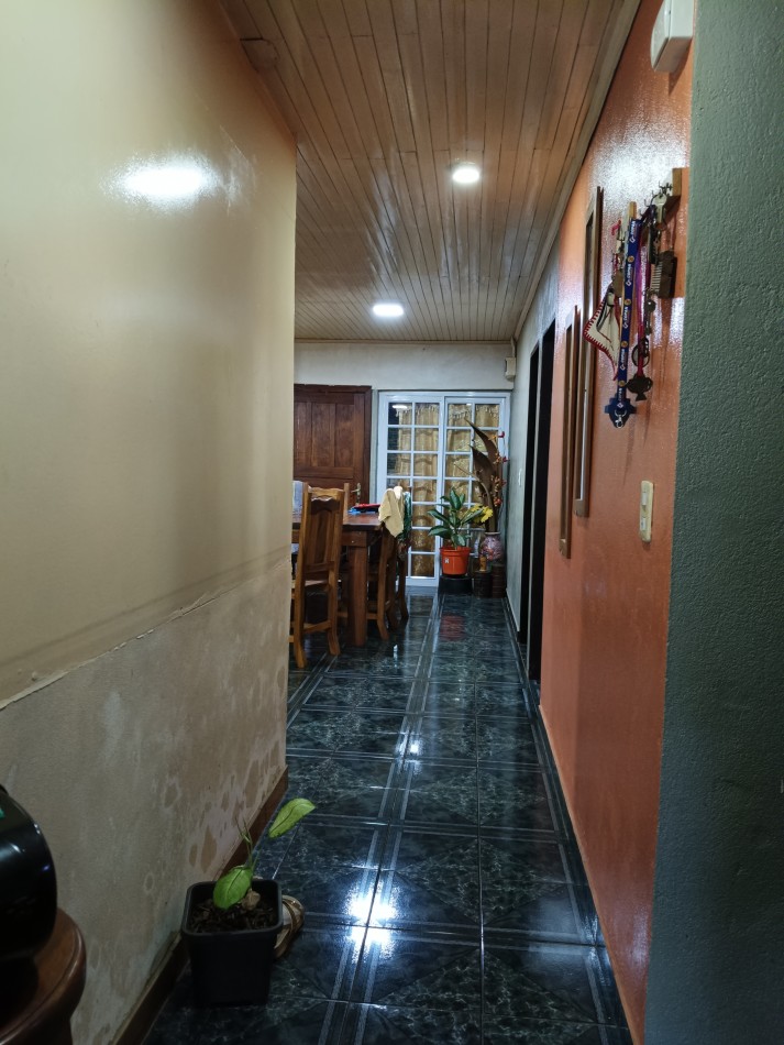 CASA CON TERRENO 