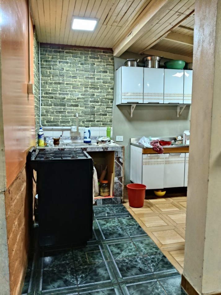 CASA CON TERRENO 