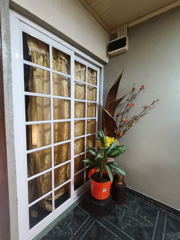 CASA CON TERRENO 