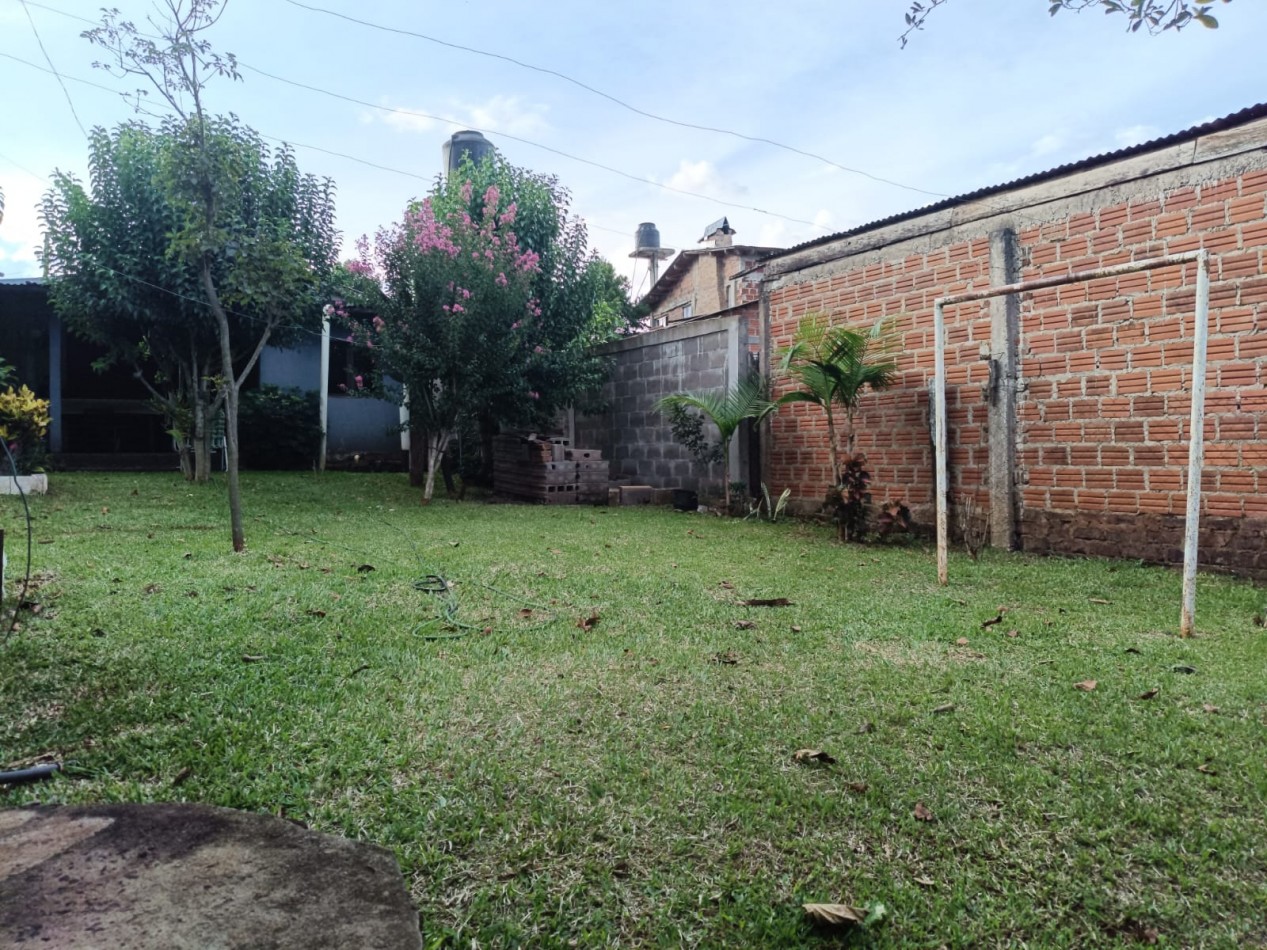 CASA CON TERRENO 