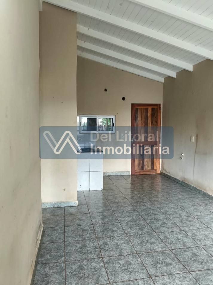 EN ALQUILER CASA- A 1/2 CUADRA DE RUTA 13 Y 2 CUADRAS DE AV. LIBERTADOR 