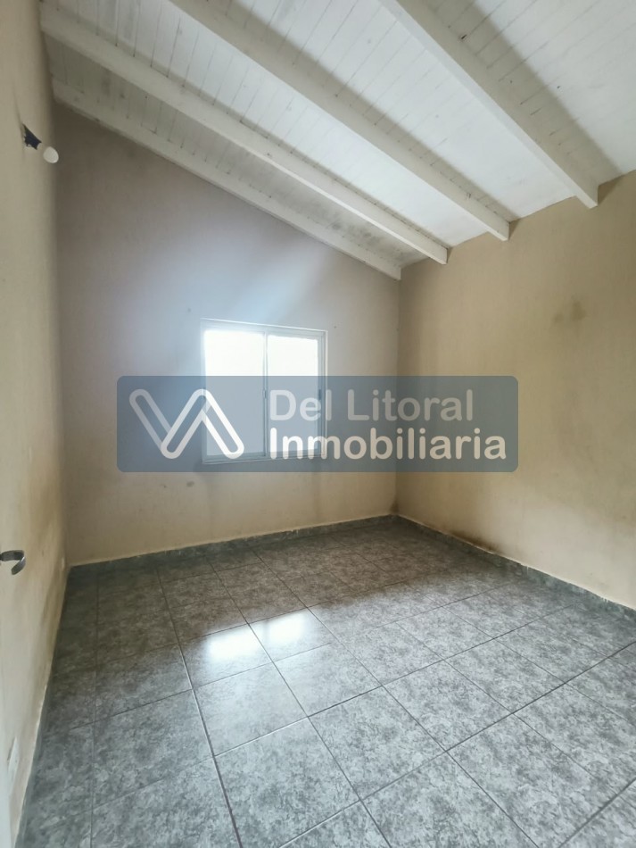 EN ALQUILER CASA- A 1/2 CUADRA DE RUTA 13 Y 2 CUADRAS DE AV. LIBERTADOR 