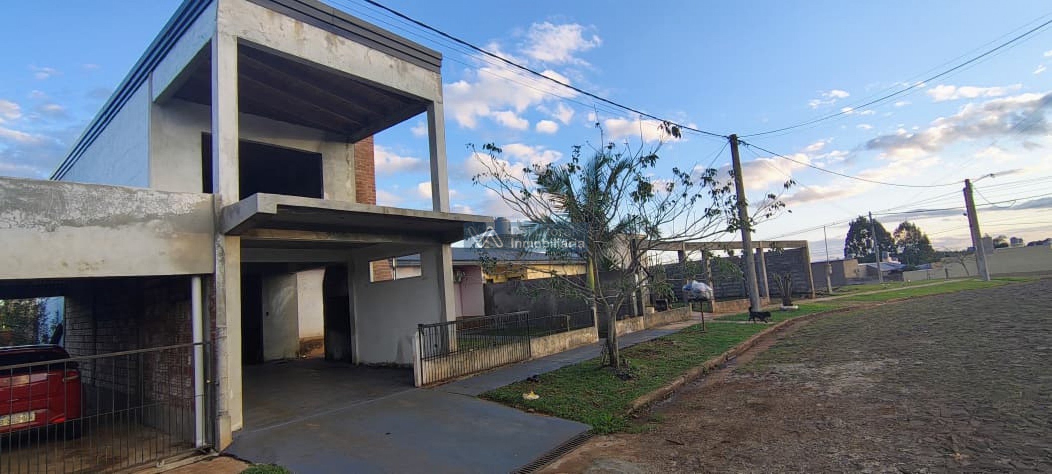 TERRENO CON CASA PROPIEDAD