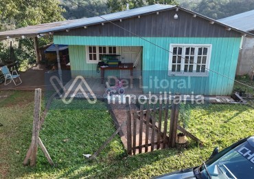 TERRENO CON CASA. Barrio Malvinas, San Vicente Mns
