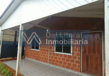 EN ALQUILER CASA- A 1/2 CUADRA DE RUTA 13 Y 2 CUADRAS DE AV. LIBERTADOR 